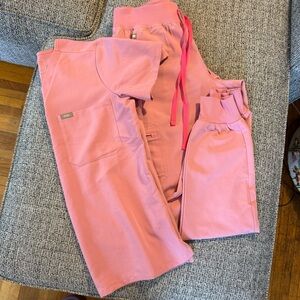 Figs Pink Scrub Set
